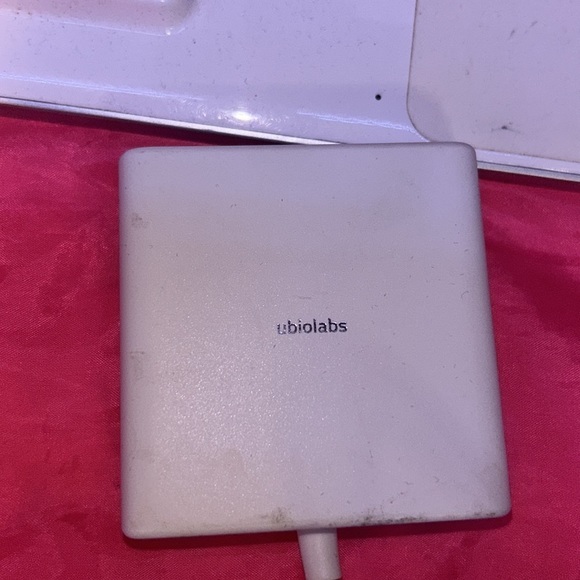 iPhone 3 n 1 Wireless charging pad 2 flats pads and watch 2 usb on back - Picture 4 of 7